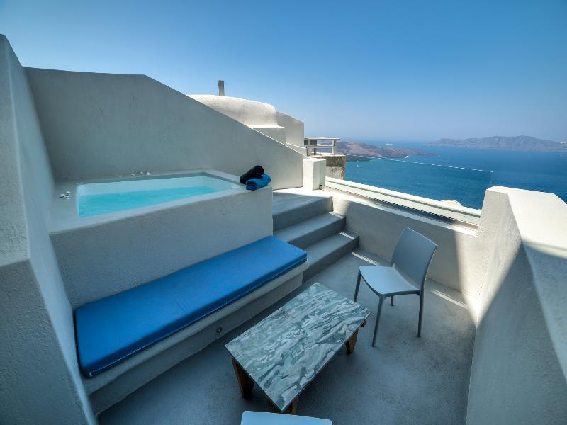 Caldera Cliff Suites 산토리니 외부 사진