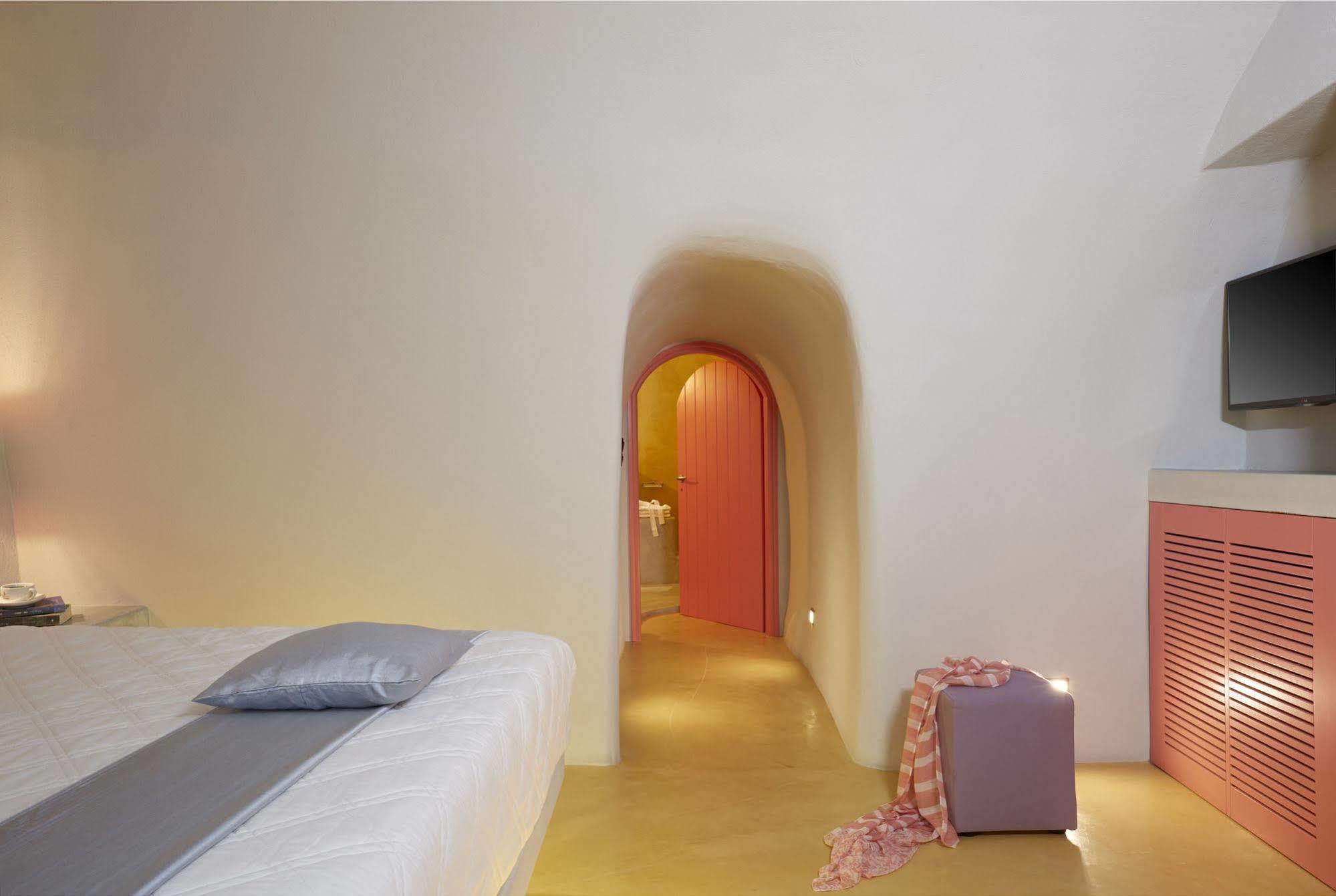 Caldera Cliff Suites 산토리니 외부 사진
